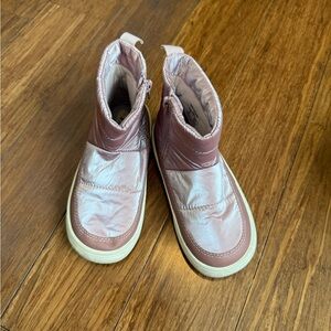 Zara Pink Boots with Insulated Design and Sturdy Soles